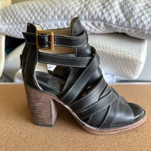 Freebird by Steven Claw Strap Strappy Sandal Shoes Boots Womens 5